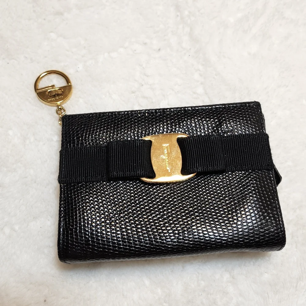 Salvatore Ferragamo Vara bow compact wallet pouch textured lizarard Imbossed